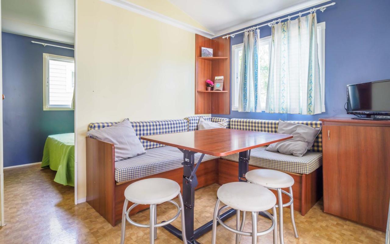 Camping Alberg Municipal Tivissa Екстериор снимка